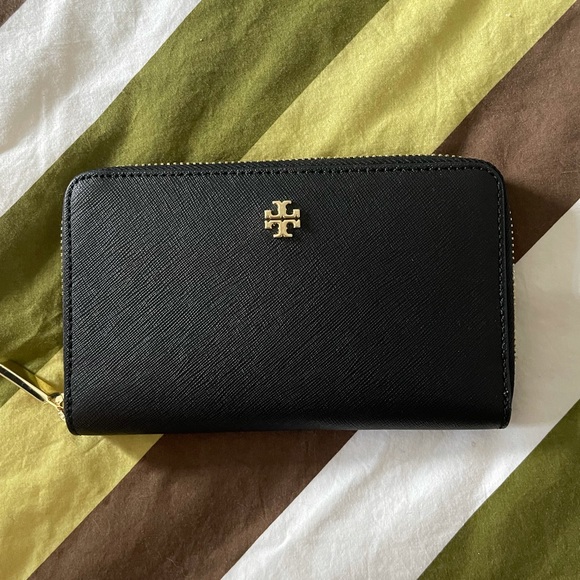 Tory Burch Handbags - Tory Burch Authentic Emerson Continental Wallet